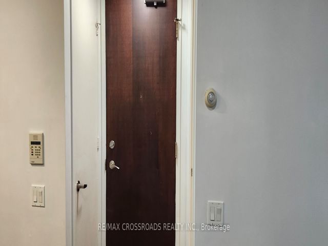 1406 - 85 Bloor St E