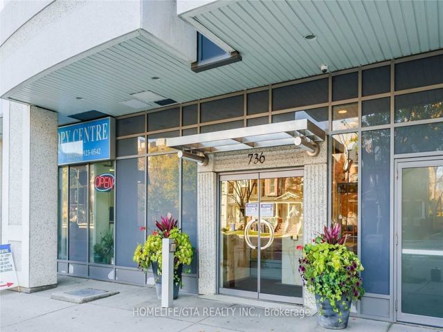 1801 - 736 Spadina Ave