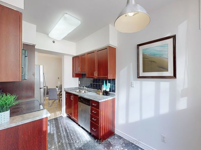 205 - 43 Eglinton Ave E