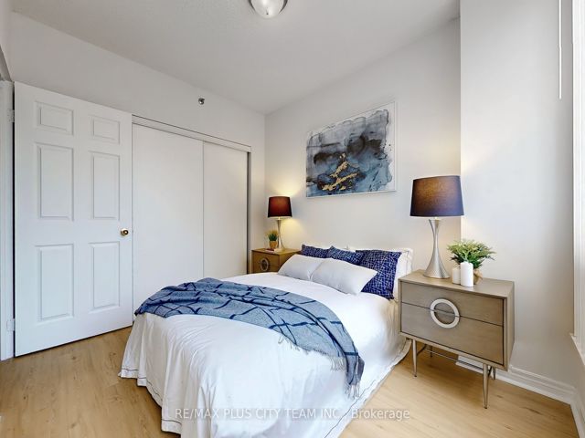 205 - 43 Eglinton Ave E