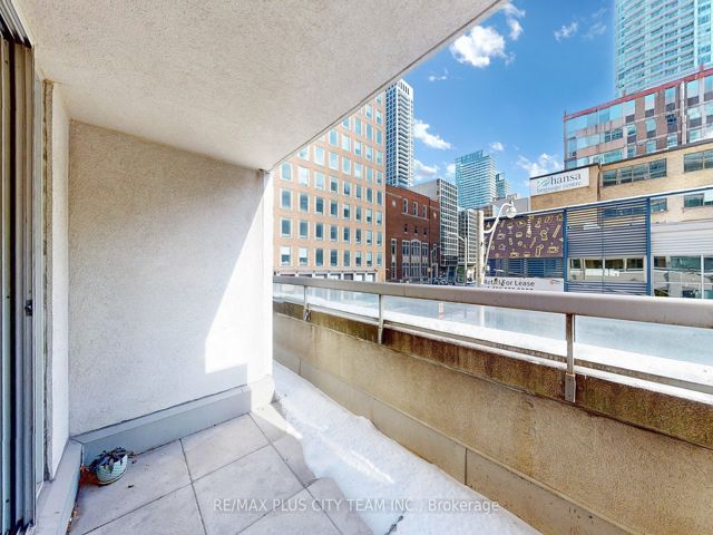 205 - 43 Eglinton Ave E
