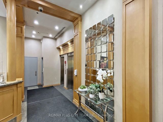 205 - 43 Eglinton Ave E
