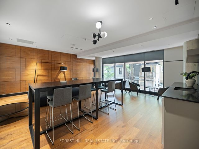 403 - 501 Adelaide St W