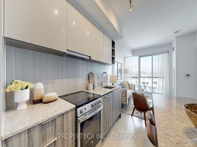 307 - 31 Tippet Rd