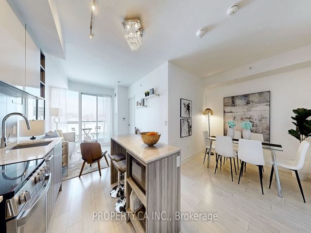307 - 31 Tippet Rd