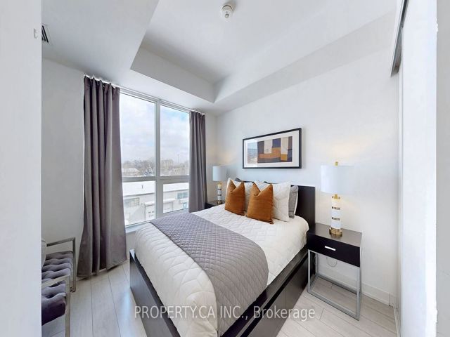 307 - 31 Tippet Rd