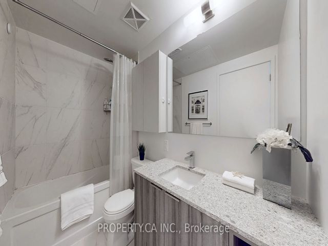 307 - 31 Tippet Rd