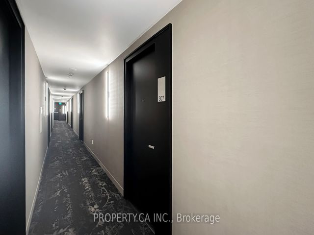 307 - 31 Tippet Rd