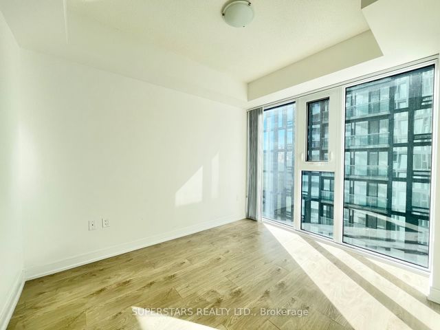 1101 - 50 Wellesley St E
