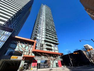 1101 - 50 Wellesley St E