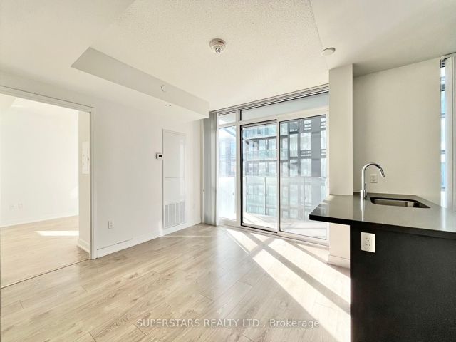 1101 - 50 Wellesley St E