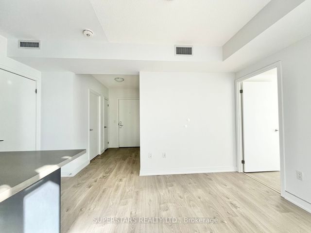 1101 - 50 Wellesley St E