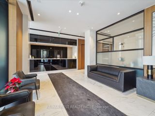 426 - 8 Tippett Rd