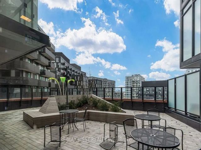 426 - 8 Tippett Rd