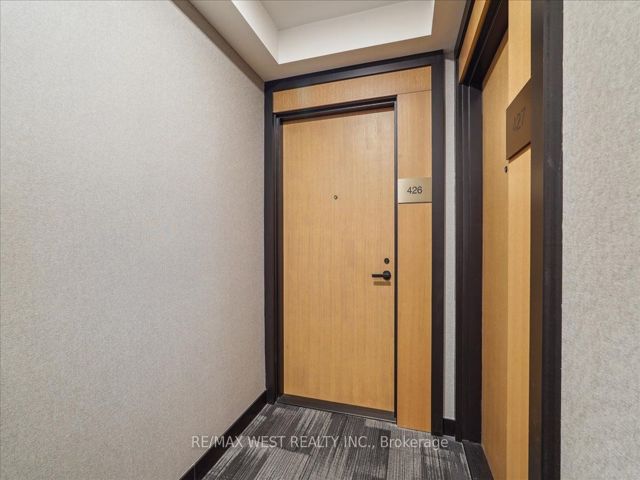 426 - 8 Tippett Rd