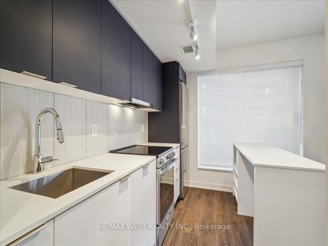 426 - 8 Tippett Rd