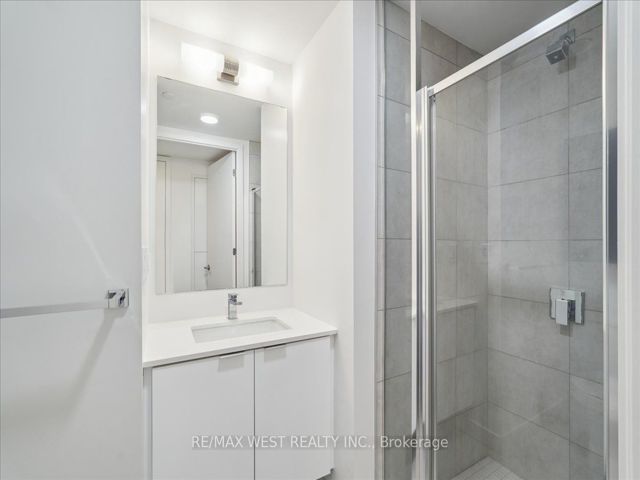 426 - 8 Tippett Rd