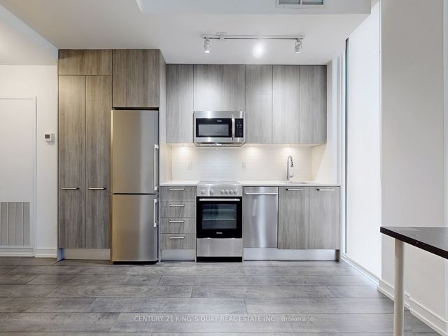 1501 - 28 Wellesley St E