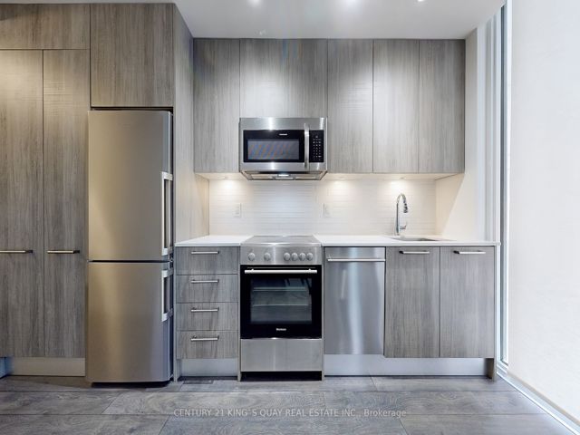 1501 - 28 Wellesley St E