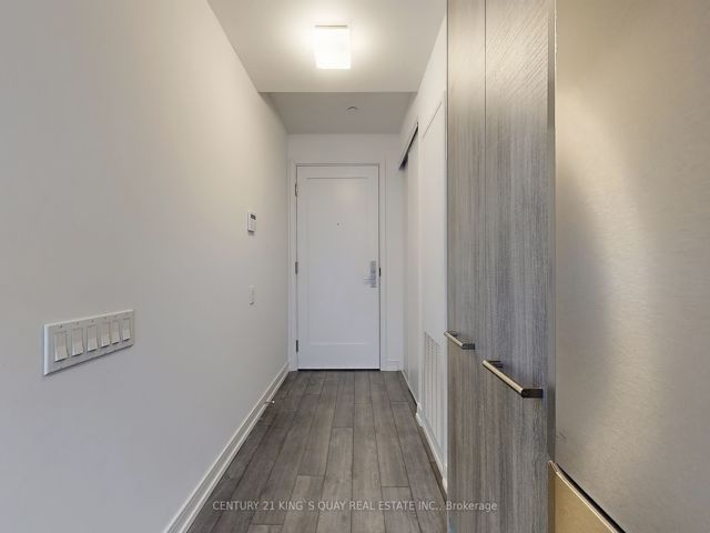 1501 - 28 Wellesley St E