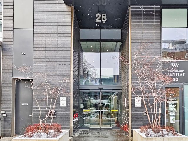 1501 - 28 Wellesley St E