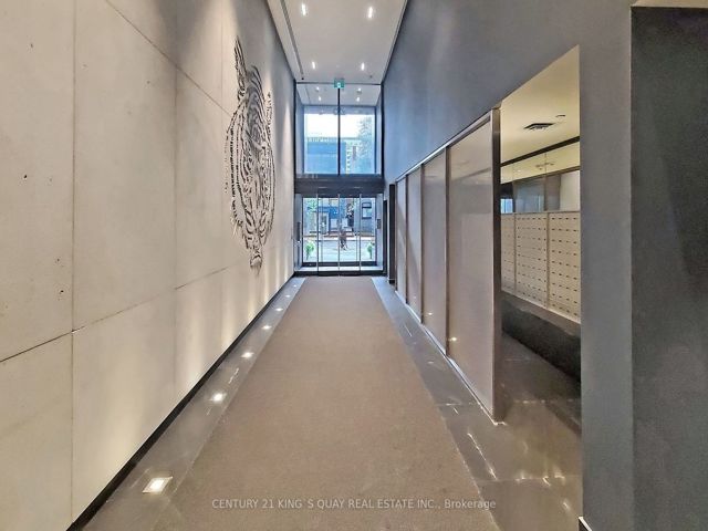 1501 - 28 Wellesley St E
