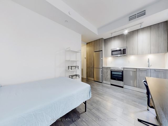 1501 - 28 Wellesley St E