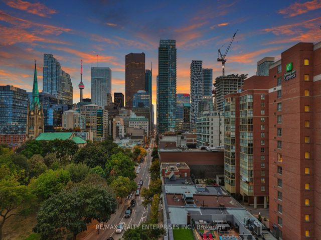 902 - 112 George St