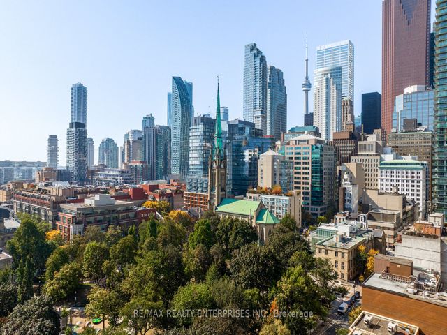 902 - 112 George St
