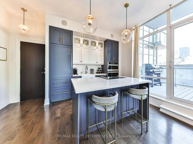 902 - 112 George St