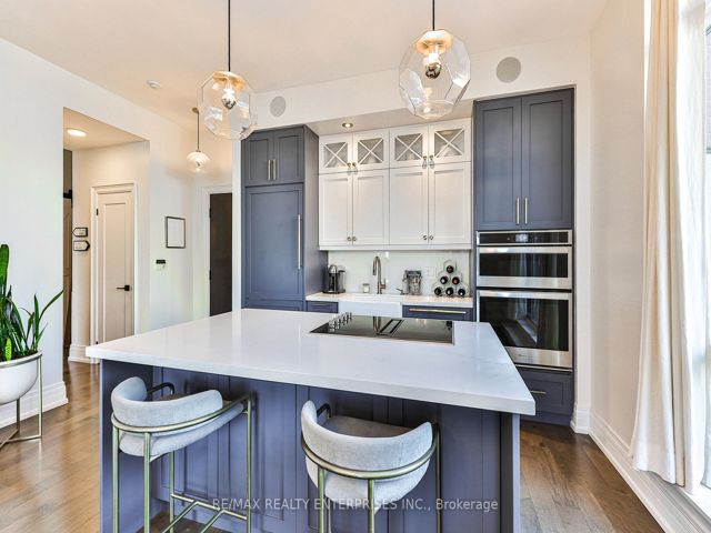 902 - 112 George St