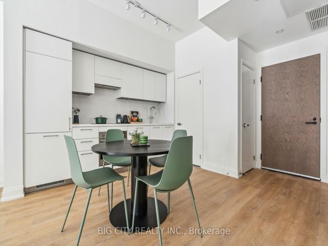 305 - 36 Brentcliffe Rd
