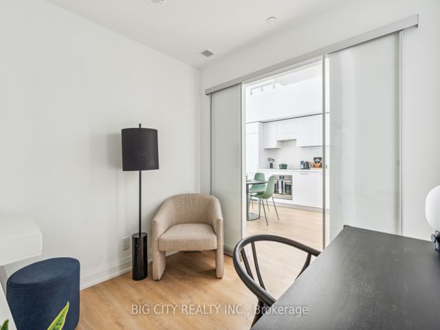 305 - 36 Brentcliffe Rd