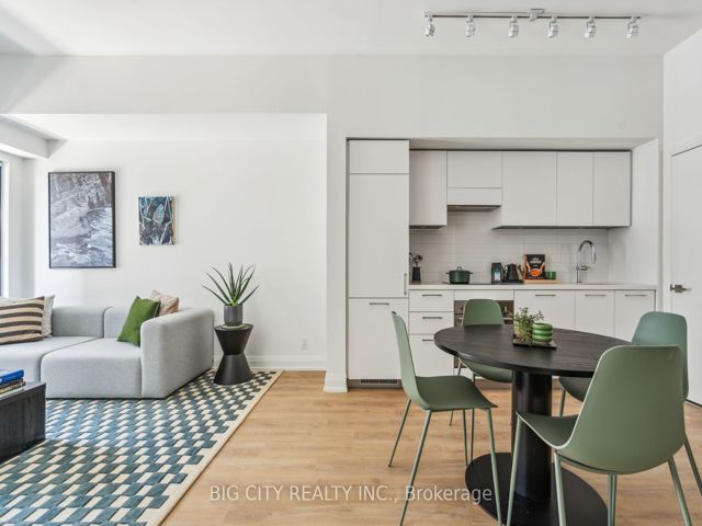 305 - 36 Brentcliffe Rd