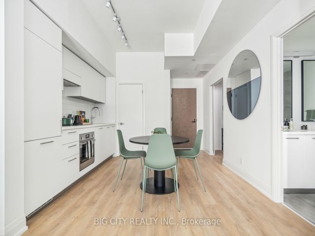 305 - 36 Brentcliffe Rd