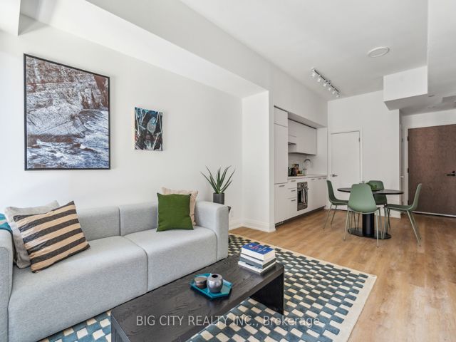 305 - 36 Brentcliffe Rd