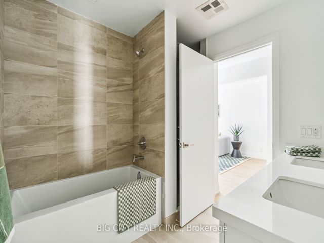 305 - 36 Brentcliffe Rd