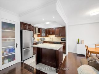 605 - 63 St Clair Ave W