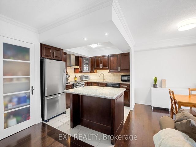 605 - 63 St Clair Ave W