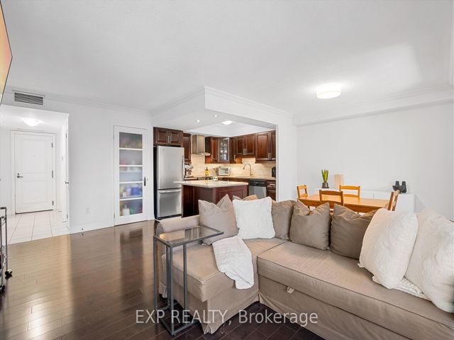 605 - 63 St Clair Ave W