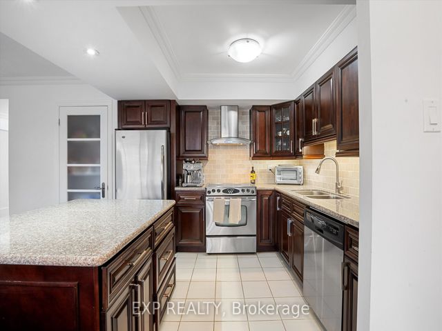 605 - 63 St Clair Ave W