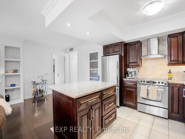 605 - 63 St Clair Ave W
