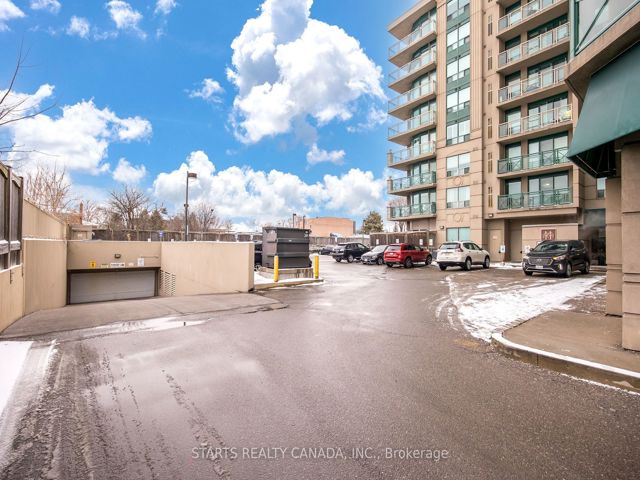 PH910 - 920 Sheppard Ave W