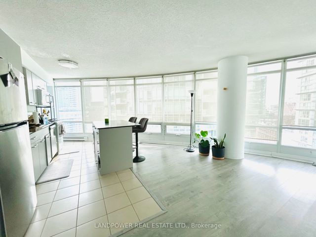 1909 - 361 Front St W