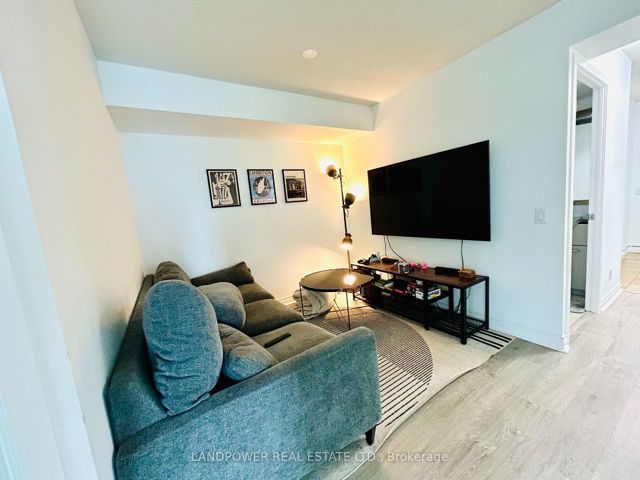 1909 - 361 Front St W