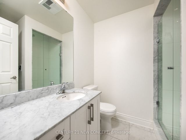 320 - 639 Lawrence Ave W