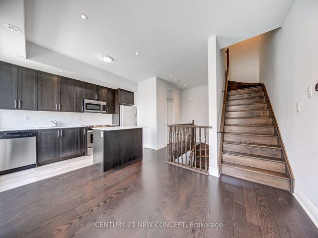 320 - 639 Lawrence Ave W