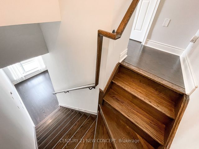 320 - 639 Lawrence Ave W