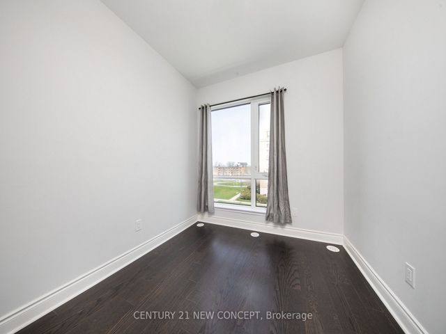 320 - 639 Lawrence Ave W