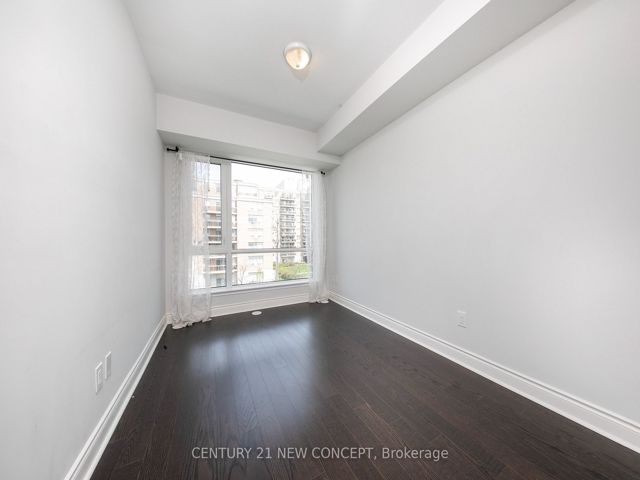 320 - 639 Lawrence Ave W